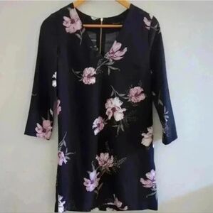 DYNAMITE | Women's Black Floral 3/4 Length  Sleeved V-Nek Mini Dress